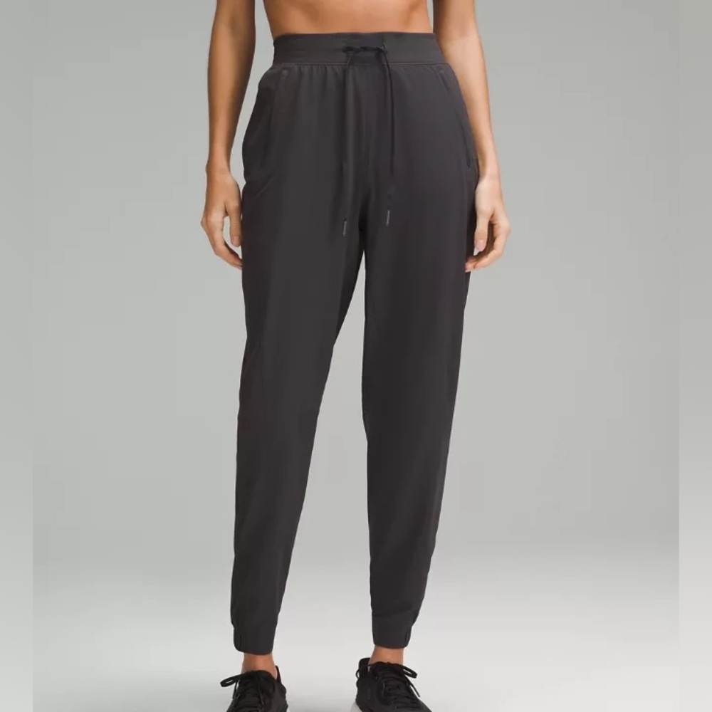 Lululemon License to Train High-Rise Pant in Graphite Grey
